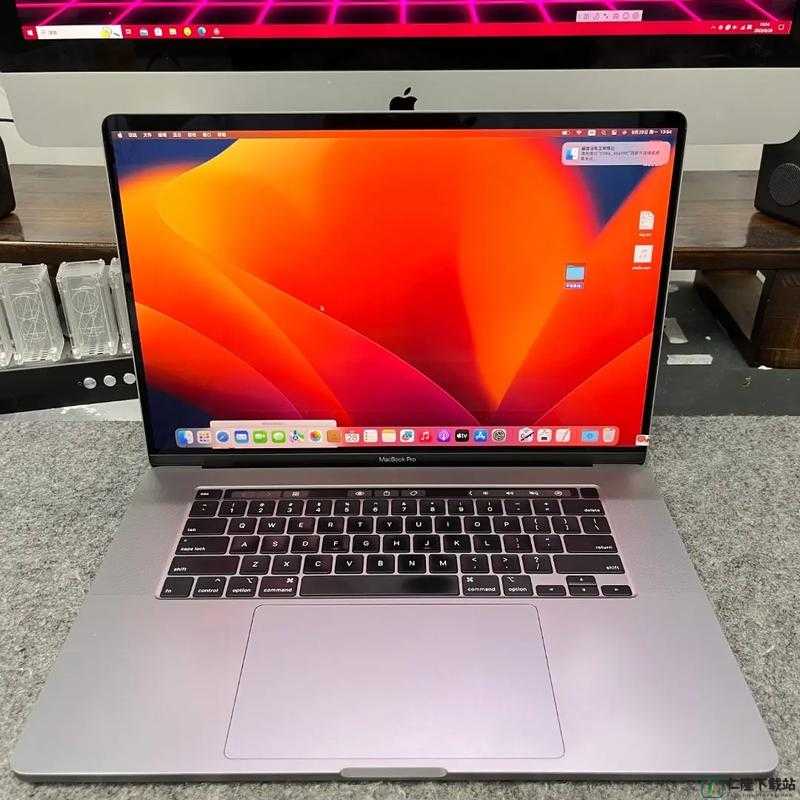 欧美MacbookPro高清：引领时尚科技潮流