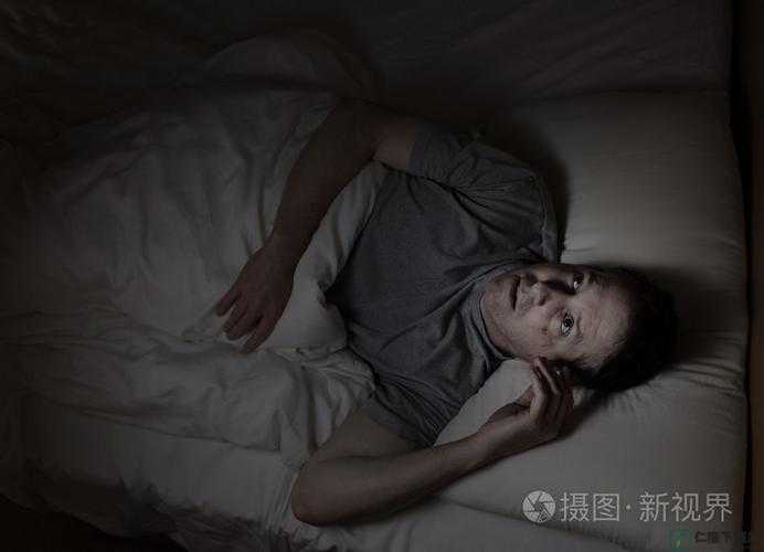 男子深夜睡不着：求推荐可看之物